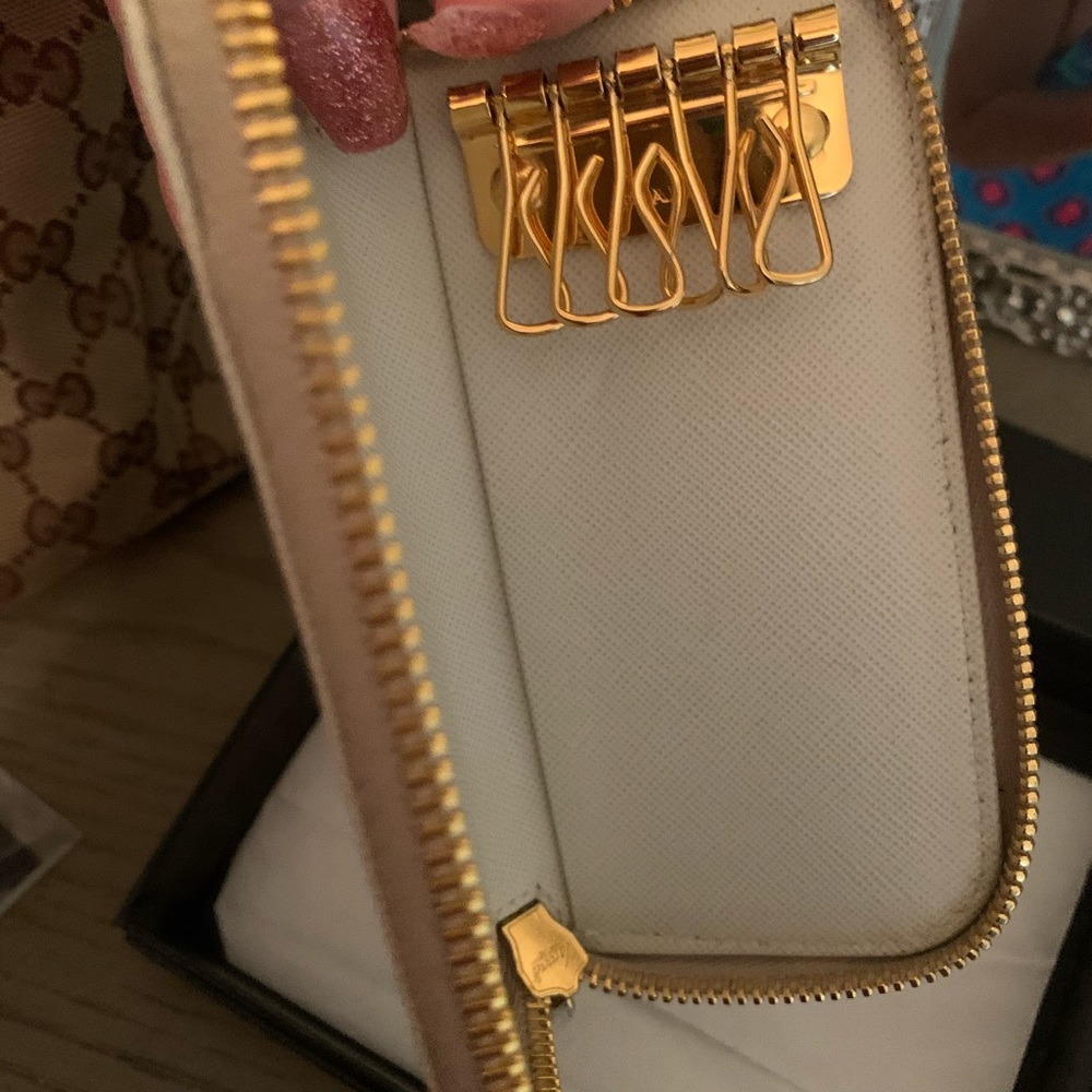 PRADA key Case - Picture 3 of 8